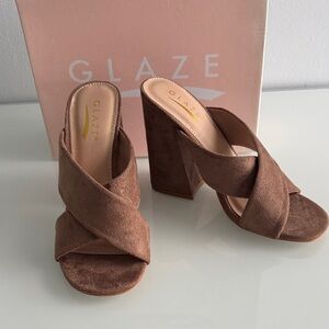 Glaze Women's Tan Suede Mules
